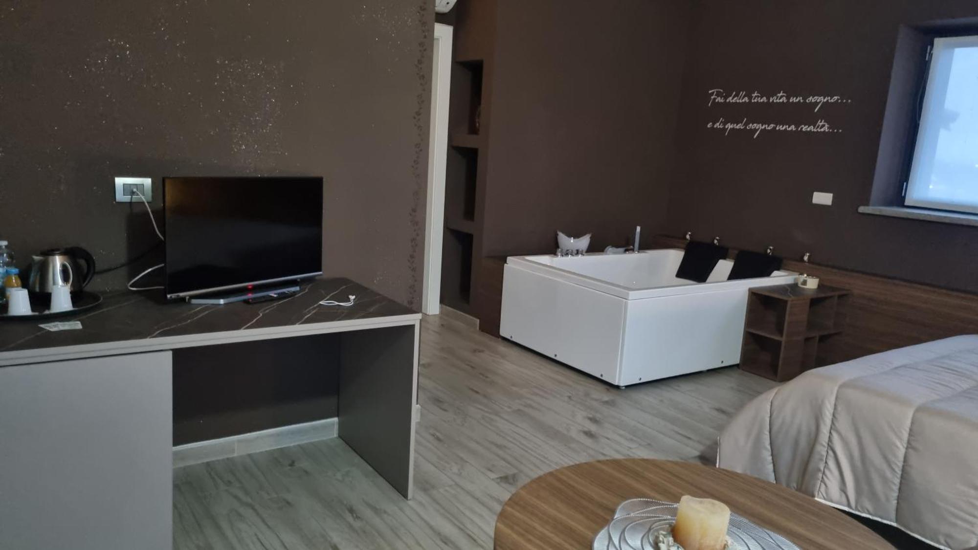 Bed And Breakfast Ma.Gi.A Cuneo Bagian luar foto